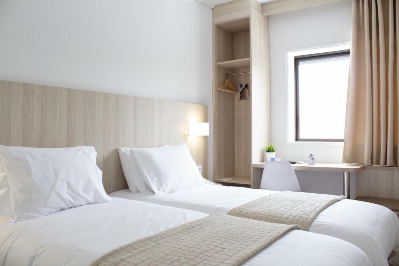 Up Hmb Hotels 퍼멘틀로스 외부 사진
